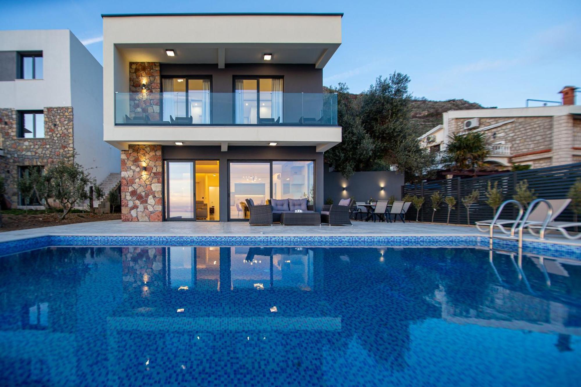 Villa Aurora Azure - Luxury Infinity Pool Katun